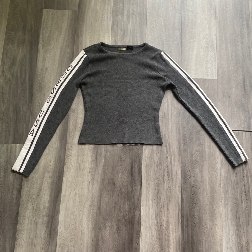 GUESS SWEATER